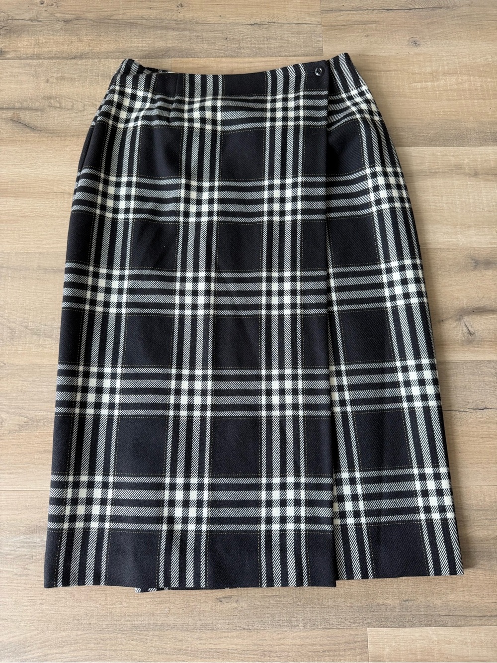Vintage 90s Jones New York Blue Plaid Wool Midi Wrap Skirt - US 12 - Picture 2 of 4